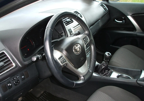 Toyota Avensis cena 31990 przebieg: 192000, rok produkcji 2011 z Gliwice małe 191